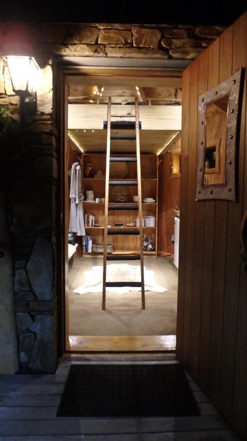 Tree House Lodge Bed & Breakfast Cheviot Esterno foto